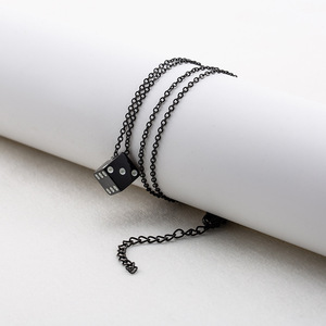 Collar con Colgante de Dados Unisex, Acero Inoxidable, Negro y Blanco, Cadena Cuadrada Geométrica, Joyería de Moda - Product Image 3