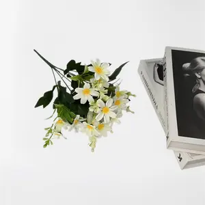 2023 nueva llegada pequeña Margarita Paquete de flores simuladas Manzanilla decoración de sala de estar crisantemo salvaje