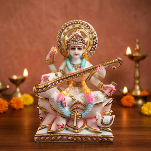 Estatua de Saraswati de Resina, Artesanía Nirmala |   Figura Religiosa Pintada a Mano para Decoración del Hogar u Oficina - Product Image 2
