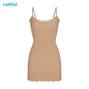 Vestido largo con cuello de encaje y logotipo personalizado, vestido de tirantes de verano de algodón de diseño único - Product Image 4