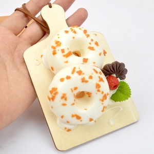 Nuevo Adorno Decorativo Creativo para el Hogar, Simulación de Donut Hecho a Mano, Modelo de Pastel de Chocolate, Adhesivo para Refrigerador con Diseño de Comida - Product Image 3