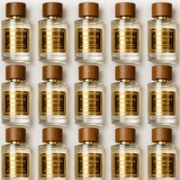 Solutions d'étiquetage personnalisées pour l'emballage des bouteilles en verre. Avec une expérience OEM pour des marques renommées, nous proposons des services de faisabilité technique de la conception.