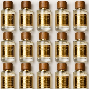 Botella de Perfume de Vidrio de Lujo Thnlmean Glmaur, Forma Cilíndrica, Etiqueta Estampada en Oro, Tapa de Madera - Product Image 6