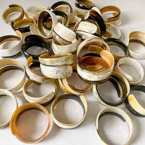 Brazaletes Artesanales de Cuerno de Búfalo, Joyería Elegante y Natural para Mujer, Estilo Étnico Tradicional para Uso Diario - Product Image 6