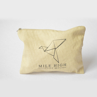 Pochette zippée typographique inspirée du style nordique, en toile robuste 12 oz, avec marquage textile sérigraphié sur mesure pour accessoires