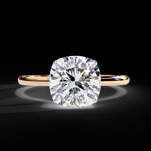 Bague de fiançailles Sheeraj Solitaire 2,50 carats en or jaune 14K avec diamant de laboratoire certifié IGI taille coussin et pierres latérales ethniques - Product Image 3