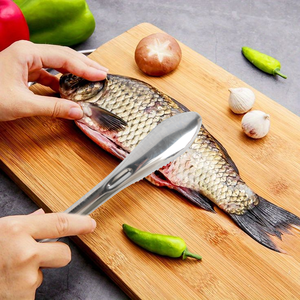 Dụng cụ cạo da cá chống gỉ Dụng cụ tẩy <span class=keywords><strong>r</strong></span>ửa vảy cá bằng thép không gỉ hai <span class=keywords><strong>r</strong></span>ăng cưa chống trượt - Product Image 5