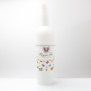 Biểu Tượng Tùy Chỉnh 50cl Matt Màu Trắng Thủy Tinh Rượu Chai 500Ml Vòng Hình Dạng Vodka Gin Rum Dầu Ô Liu Container Chai Thủy Tinh Với Nút Chai - Product Image 4