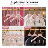Cintre en plastique antidérapant avec crochet rond doré, logo personnalisé, design moderne et coloré pour les boutiques et les hôtels