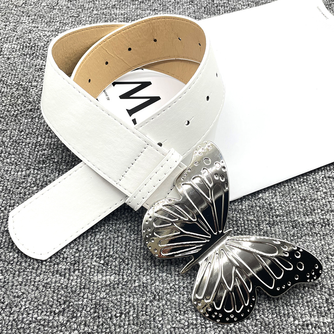 [Blanc] Grande ceinture papillon en métal épais