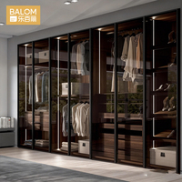 Armoire en bois Balom 2024 pour chambre à coucher, armoire sur mesure, dressing ouvert avec portes en verre