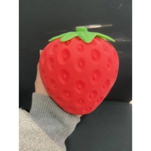 Squishies à remontée lente, Squishy grande fraise, Jouets à presser de grande taille, Jouets sensoriels anti-stress personnalisables - Product Image 2