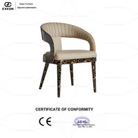 Canapé et fauteuil en tissu de luxe italien de nouvelle conception pour salle à manger. Chaise de salle à manger d'hôtel de luxe moderne pour hôtel créatif.