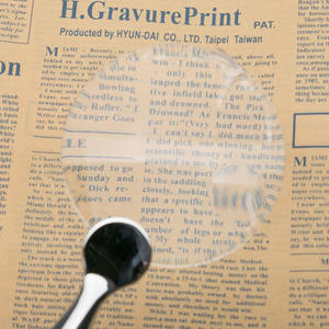 <span class=keywords><strong>Loupe</strong></span> en métal à main pour personnes âgées <span class=keywords><strong>loupe</strong></span> de lecture sans <span class=keywords><strong>lunette</strong></span> HD 2.5 fois matériau acrylique optique - Product Image 5