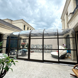 Couverture de <span class=keywords><strong>piscine</strong></span> rétractable personnalisée en polycarbonate et aluminium Sunkaer SK-S02, fonctionnement manuel, garantie 10 ans, résistance au vent de 150 km/h - Product Image 1