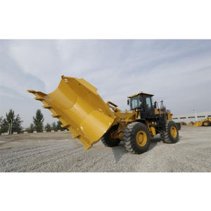 Chargeuse sur pneus de marque réputée, capacité de charge de 5,5 tonnes, 656G avec godet de 2,5 m³ - Product Image 4