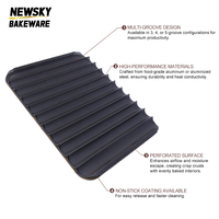 Plateau de cuisson pour baguettes commercial, 11 unités, maille noire, revêtement antiadhésif, assure une conduction uniforme de la chaleur pour des résultats de cuisson uniformes