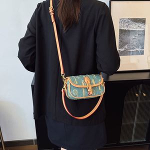 Bolso Mensajero de Moda para Mujer, Modelo 2025 Está hecho de material PU con patrón geométrico. - Product Image 5