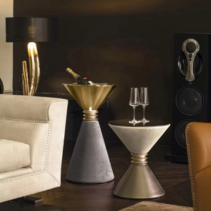 Tavolino da Salotto Contemporaneo di Lusso con Base in Acciaio Inox, Forma a Clessidra e Piano in Vetro a Specchio - Product Image 1
