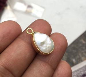 Gema de perla Natural de plata de ley 92,5, colgante hecho a mano con esmalte de oro, joyería hecha a mano, fabricación de joyería de buena calidad - Product Image 1