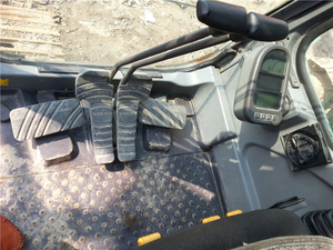 Excavatrice sur pneus VOLVO 240BLC d'occasion à vendre, en état de marche, avec composants essentiels : moteur, boîte de vitesses, pompe à engrenages - Product Image 4