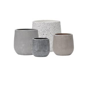 Vase de sol contemporain en plastique HDPE Fleid - Durable, léger, réutilisable, écologique, résistant à la décoloration, à large ouverture, de haute qualité - Product Image 2