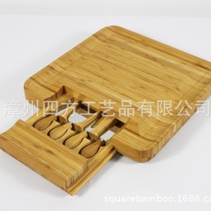 ชุดเขียงไม้ไผ่ทรงสี่เหลี่ยมพร้อมมีดสแตนเลสสี่อันสำหรับใช้ในงานปาร์ตี้ - Product Image 5