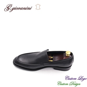 Chaussures habillées en cuir noir de luxe de haute qualité, personnalisables avec logo et design sur mesure, pour hommes professionnels, idéales pour le bureau et les mariages. - Product Image 4
