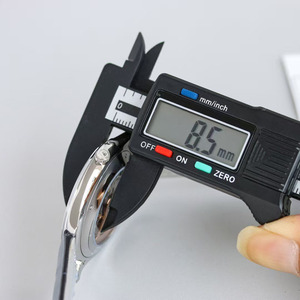 นาฬิกาข้อมือผู้ชายสไตล์มินิมอลสุดหรู ดีไซน์เรียบง่าย ขนาดบางพิเศษ 8.5 มม. พร้อมกระจกแซฟไฟร์และฟังก์ชั่นบอกวันที่ - Product Image 5