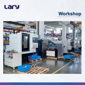 Machine d'injection automatique de semelles de chaussures en caoutchouc à 4 stations, contrôle PLC, moteur LRS165-4ST, force de serrage de 1650 <span class=keywords><strong>KN</strong></span> pour applications industrielles - Product Image 6