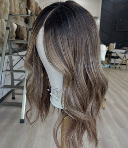 Parrucche HD in Capelli Umani Vergini Leggere, Qualità Premium da Salone, 130% Densità, Castano Cenere con Mèches, Taglio Corto Ondulato, da Singolo Donatore, con Cuticole Allineate - Product Image 1