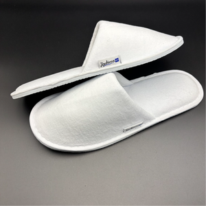 Pantuflas Desechables de Terciopelo Estilo <span class=keywords><strong>Hotel</strong></span> con Logotipo Cosido, Suaves y Duraderas para el <span class=keywords><strong>Hotel</strong></span> Radisson <span class=keywords><strong>BLU</strong></span> - Product Image 1