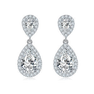 Boucles d'oreilles de créateur en argent avec moissanite VVS en forme de poire 6x9mm 2 carats - Product Image 1