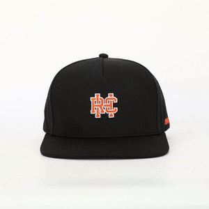 Gorras Deportivas Personalizadas al por Mayor con Logotipo Bordado de 5 Paneles, Gorra con Perforaciones Cortadas a Láser, Gorra Snapback Negra Estilo Hip Hop - Product Image 1