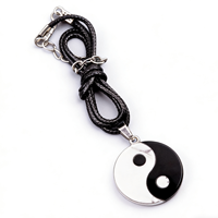 Collier en cristal en promotion, noir et blanc, TaiChi YinYang, Howlite Obsidienne, gravures rondes Bagua pour l'équilibre, idéal comme cadeau