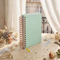 Services d'impression de carnets personnalisés écologiques A5 à spirale avec couverture rigide, papier ligné de 7 mm et poche intérieure avec élastique