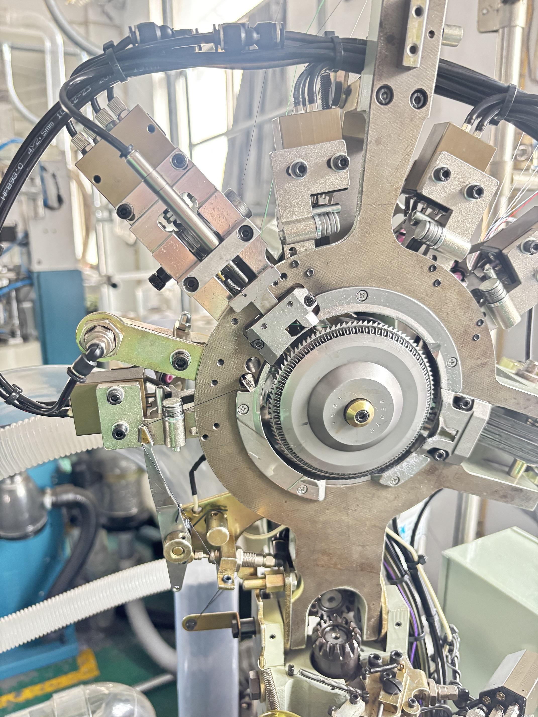 Efficient Production: Superior jacquard hosiery knitting machine