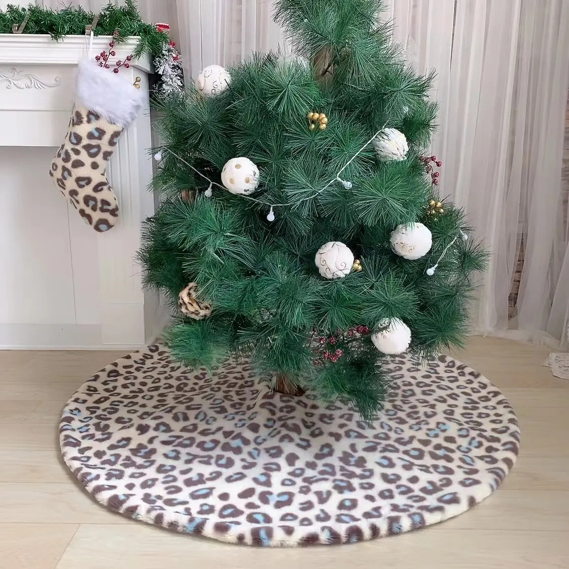 Leopard Christmas Faux Fur Tree Skirt Xmas Tree Skirt Mat for Christmas Decoration Party and Holiday Decor