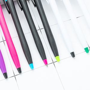 Penne stampate in plastica personalizzate per sublimazione bianco Stylo penna a sfera a colori con stampa Uv con logo - Product Image 6