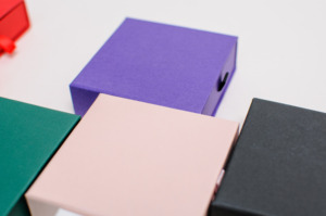Boîte de rangement pour bijoux en carton avec tiroir coulissant de luxe, faible MOQ, avec mousse à l'intérieur pour collier, emballage cadeau carré - Product Image 5