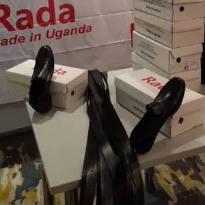 รองเท้าอ็อกซ์ฟอร์ดผู้ชายทำมือ รุ่น Rada Executive Style หนัง PU เย็บแบบ Goodyear เหมาะสำหรับทุกฤดู ใช้ในโอกาสทางการและสำนักงาน เหมาะสำหรับใส่ทำงานในบริษัท - Product Image 1