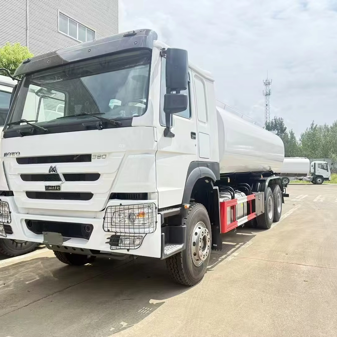 Автоцистерна для воды HOWO Euro 5 6x4, грузоподъемность 380 л.с. 25 куб. М, привод 4x2 для строительного разбрызгивателя 25 куб.