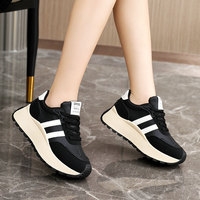 LYKU 2026 Fabriqué en Chine Chaussures de sport décontractées à lacets pour femmes Mocassins d'extérieur de haute qualité en PU à rayures Printemps-Été