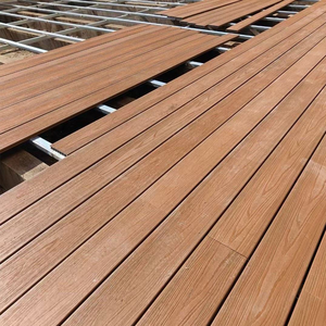 Planches <span class=keywords><strong>de</strong></span> terrasse en composite co-extrudé, aspect <span class=keywords><strong>teck</strong></span> foncé, pour parcs - Product Image 2