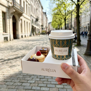 กล่องบรรจุภัณฑ์กาแฟแบบกำหนดเอง ดีไซน์พิเศษ สำหรับร้านกาแฟ พร้อมที่ใส่แก้วกาแฟ ที่กั้นแบ่ง ขนมปัง เบเกอรี่ คุกกี้ ช็อกโกแลต และกล่องใส่แก้วพร้อมฝาปิด - Product Image 1