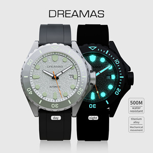 Montre de plongée en titane pour homme, résistance à l'eau 500M, luminescence bleue suisse BGW9, cadran en fibre de carbone, bracelet en fluororubber - Product Image 4