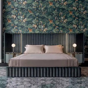 MR cama doble italiana de cuero puro con pantalla ancha cama de matrimonio decoración de acero inoxidable marco de cama King para el hogar Hotel - Product Image 1