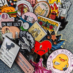 Badges magnétiques, broches et épingles personnalisés en émail, en métal, avec motifs Golf, Cowboy, Anime, Croix, Logos de casquettes de sport et Chapeaux mexicains - Product Image 1