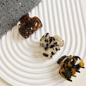 Tuxi di lusso Custom capelli artiglio 4mm di spessore bordo rotondo carino Mini formato quadrato squalo Clip acetato per capelli artiglio per la decorazione quotidiana dei capelli - Product Image 3