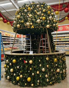 Guirnaldas y Coronas Decorativas de Navidad 2026, Luz Cálida, Material de PVC, Decoración para Fiestas al Aire Libre - Product Image 1